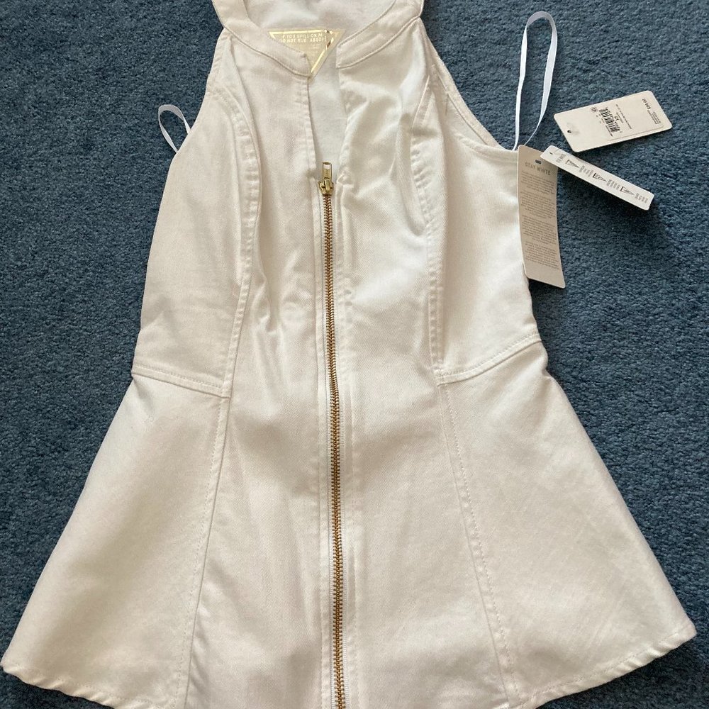 NEW W TAGS Size xSMALL. GUESS Zip-Front WHITE  Denim Peplum Top.  $89 RETAIL